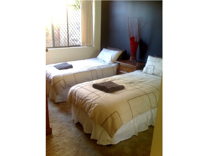 4/179 Muir, Labrador QLD 4215