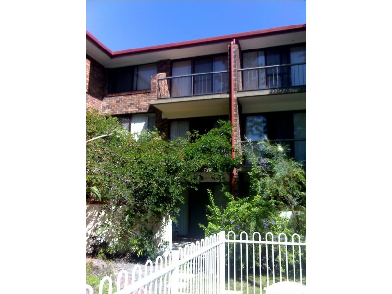 4/179 Muir, Labrador QLD 4215