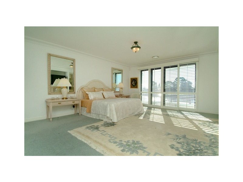 Broadbeach Waters QLD 4218