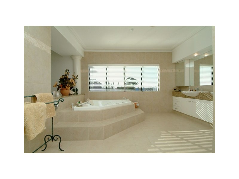 Broadbeach Waters QLD 4218