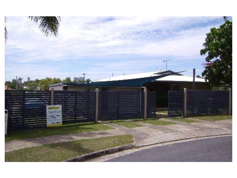 6 Woomera Court, Southport QLD 4215