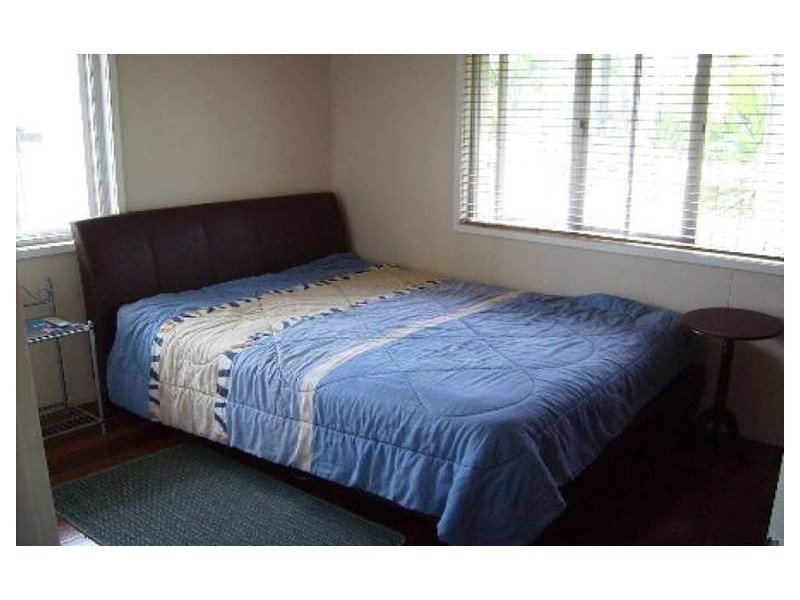 6 Woomera Court, Southport QLD 4215