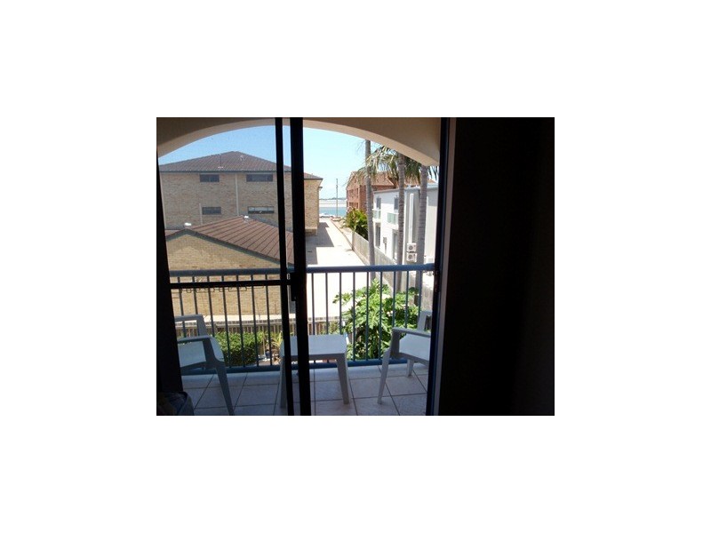 10/103 Frank Street, Labrador QLD 4215