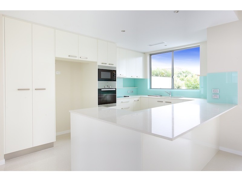 5/114 The Esplanade, Paradise Point QLD 4216