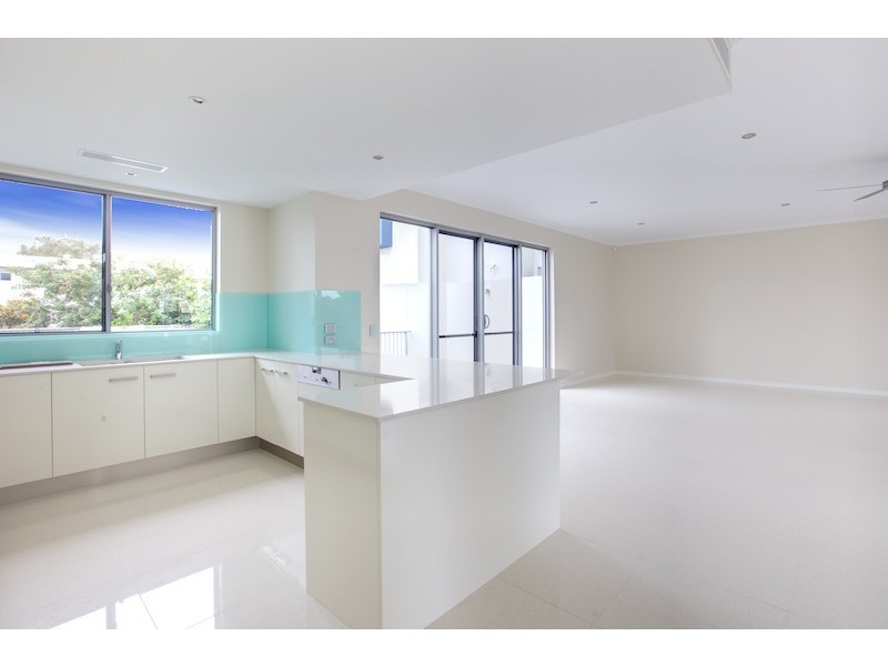 5/114 The Esplanade, Paradise Point QLD 4216