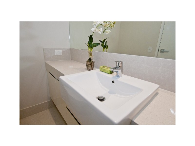 5/114 The Esplanade, Paradise Point QLD 4216