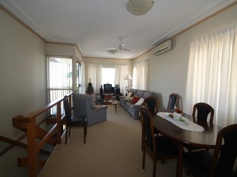 10 Beatty St, Southport QLD 4215