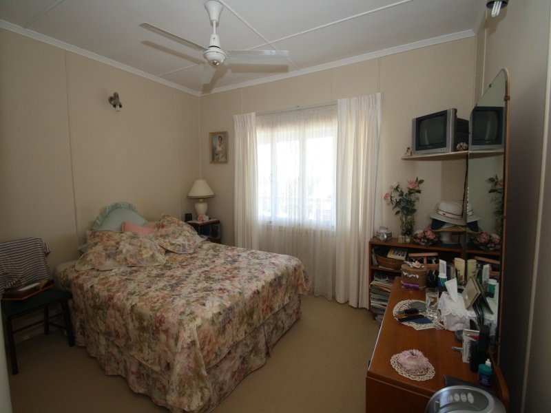 10 Beatty St, Southport QLD 4215