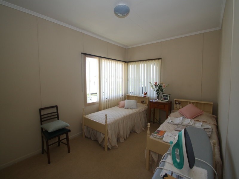 10 Beatty St, Southport QLD 4215