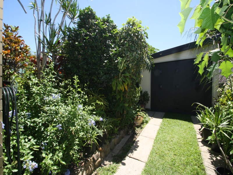 10 Beatty St, Southport QLD 4215