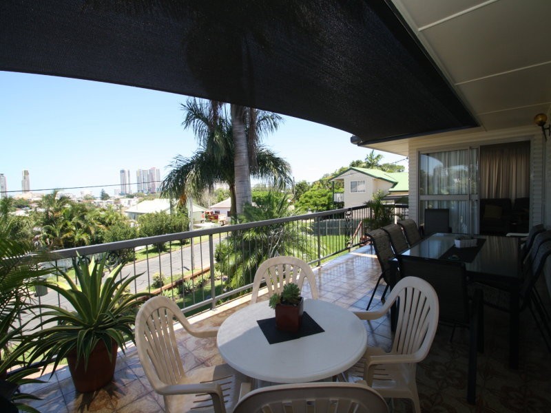 10 Beatty St, Southport QLD 4215