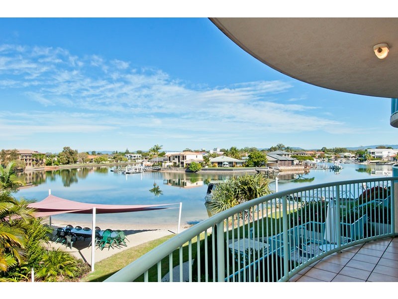 11/12 Taylor Street, Biggera Waters QLD 4216