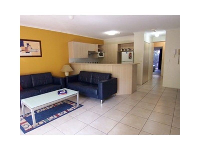 9A/220 Marine Pde, Labrador QLD 4215