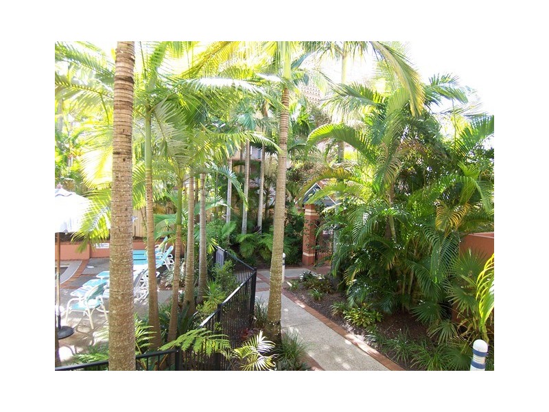 9A/220 Marine Pde, Labrador QLD 4215