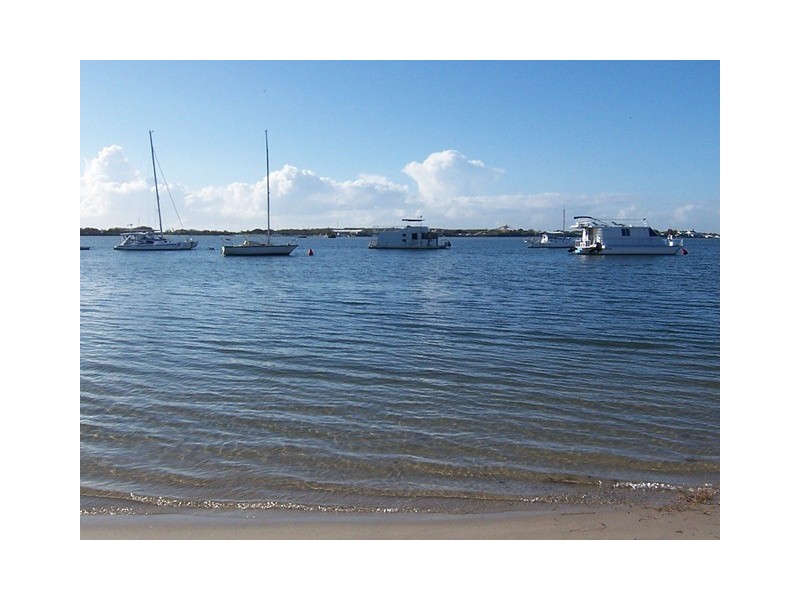 9A/220 Marine Pde, Labrador QLD 4215
