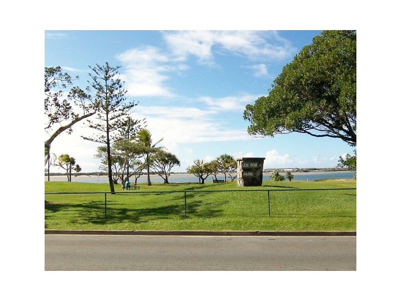 9A/220 Marine Pde, Labrador QLD 4215