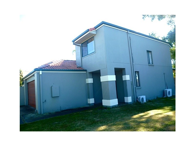 66 Marble Arch Place, Arundel QLD 4214