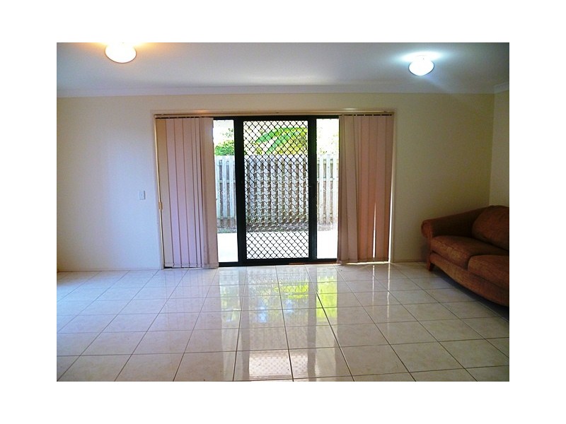 66 Marble Arch Place, Arundel QLD 4214