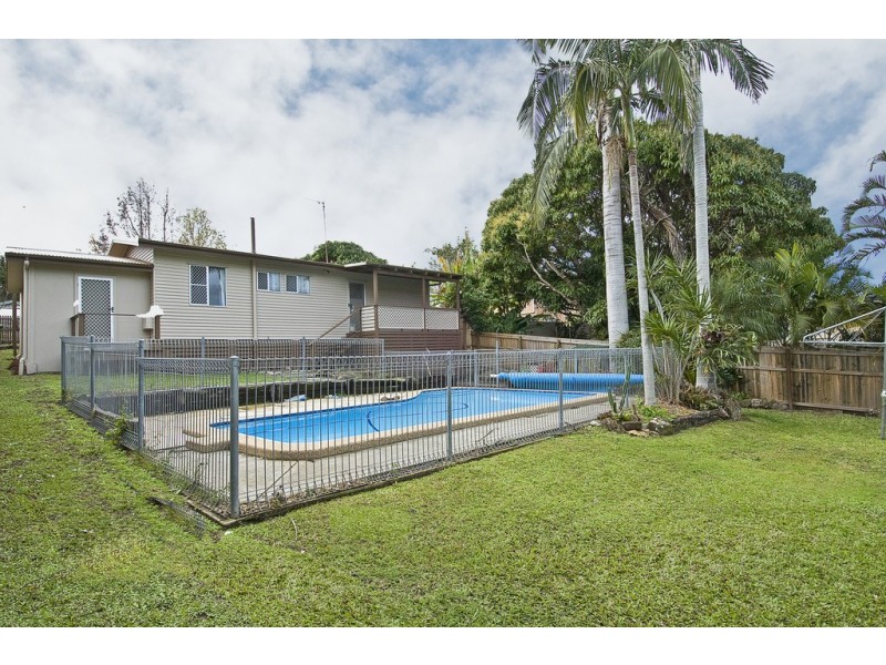 4 Horder Avenue, Labrador QLD 4215