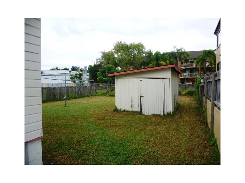 20 Robert Street, Labrador QLD 4215