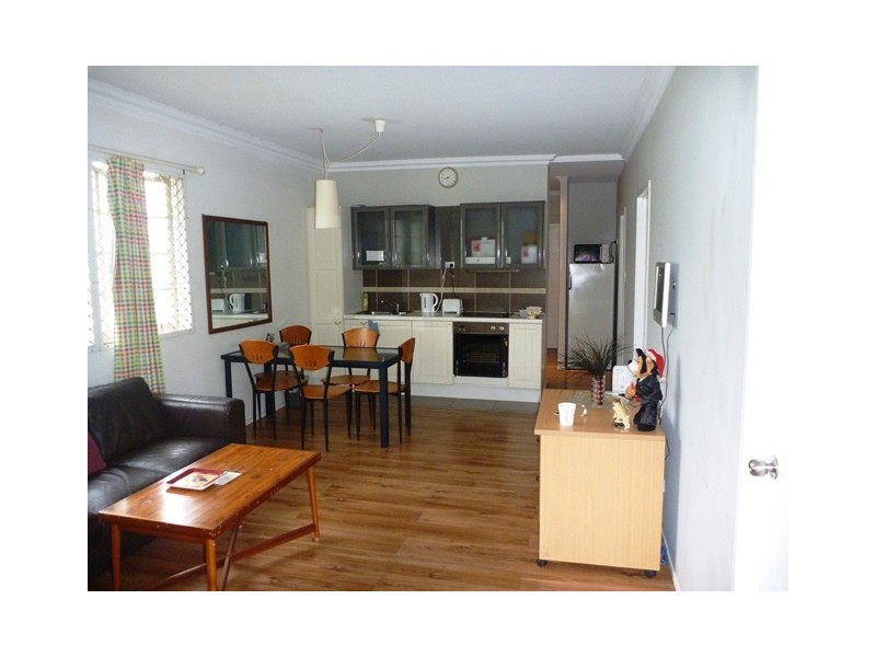 20 Robert Street, Labrador QLD 4215