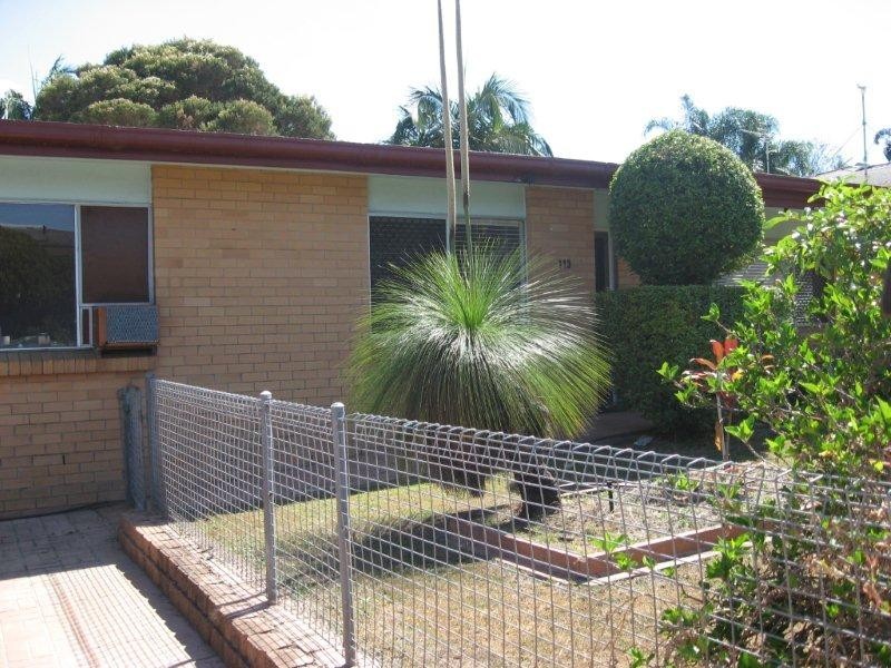 119 Central Street, Labrador QLD 4215