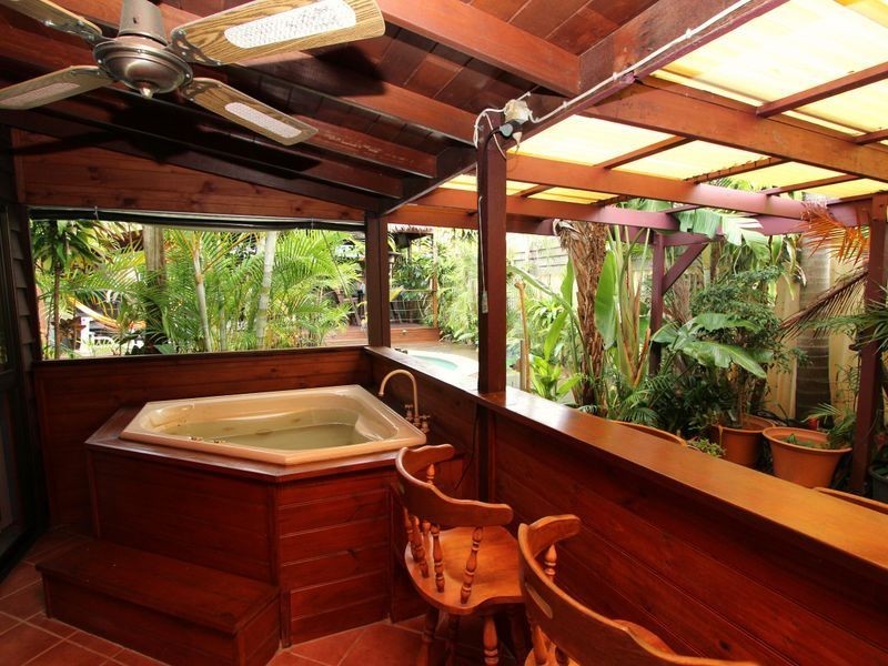 132 Paradise Parade, Paradise Point QLD 4216