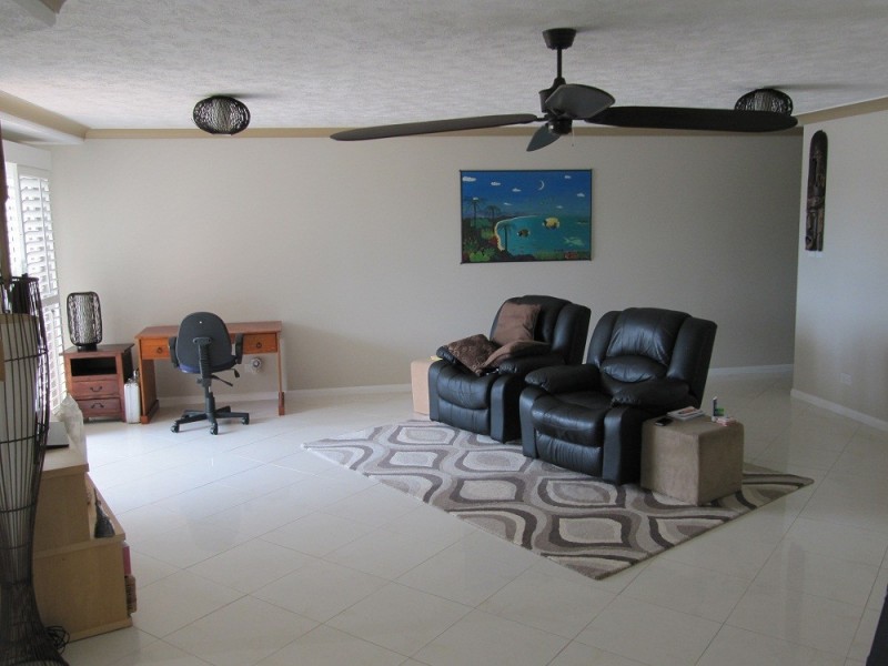 1/9 Madang Crescent, Runaway Bay QLD 4216