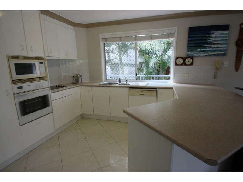 1/9 Madang Crescent, Runaway Bay QLD 4216