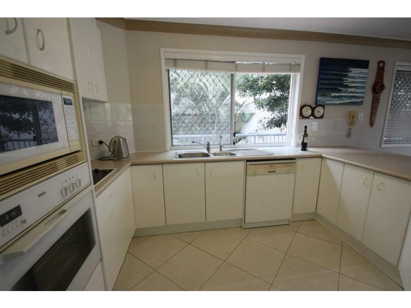 1/9 Madang Crescent, Runaway Bay QLD 4216