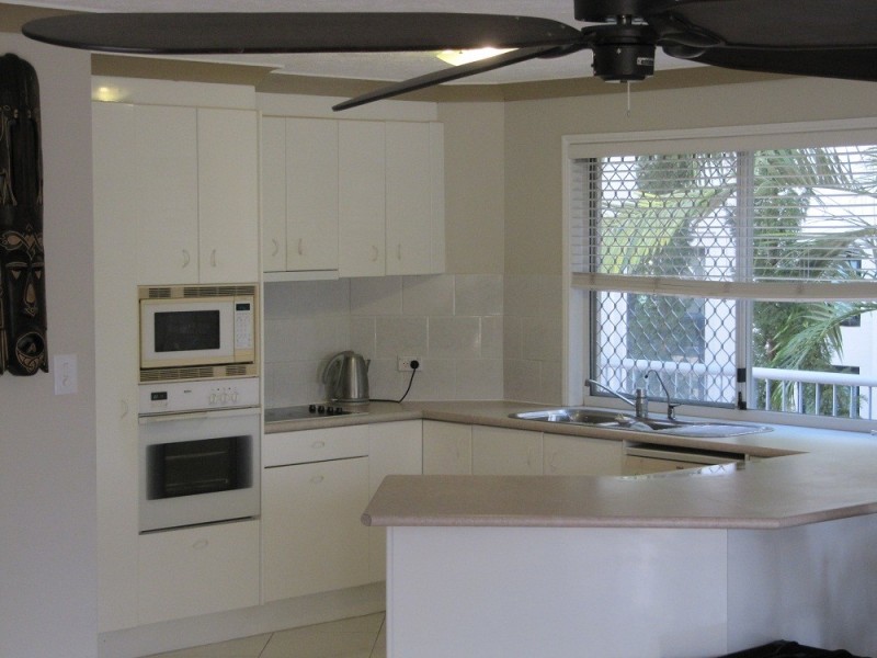 1/9 Madang Crescent, Runaway Bay QLD 4216