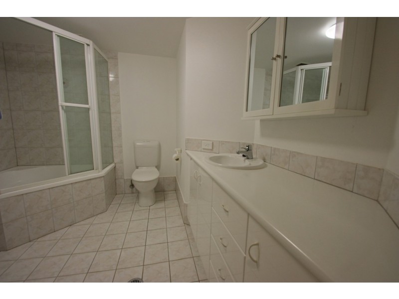 1/9 Madang Crescent, Runaway Bay QLD 4216