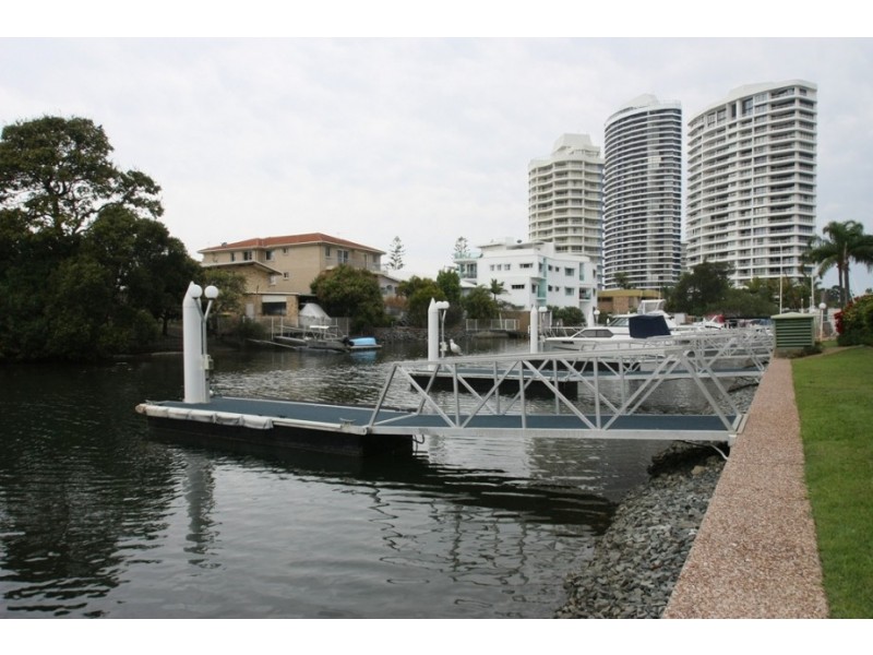 1/9 Madang Crescent, Runaway Bay QLD 4216