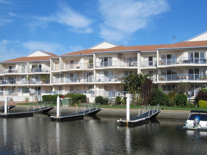 1/9 Madang Crescent, Runaway Bay QLD 4216