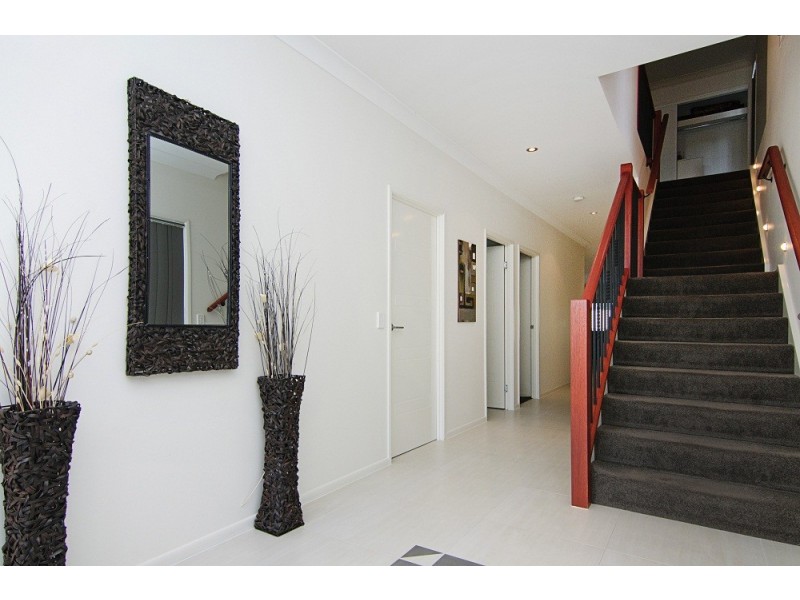 33 Turpin Road, Labrador QLD 4215