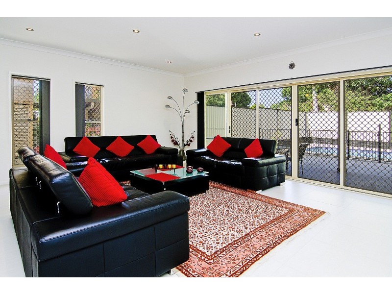 33 Turpin Road, Labrador QLD 4215
