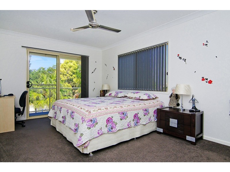 33 Turpin Road, Labrador QLD 4215
