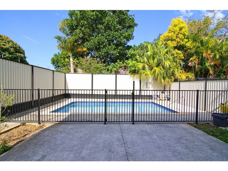 33 Turpin Road, Labrador QLD 4215