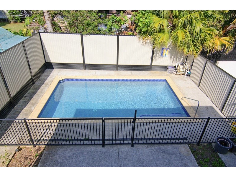 33 Turpin Road, Labrador QLD 4215