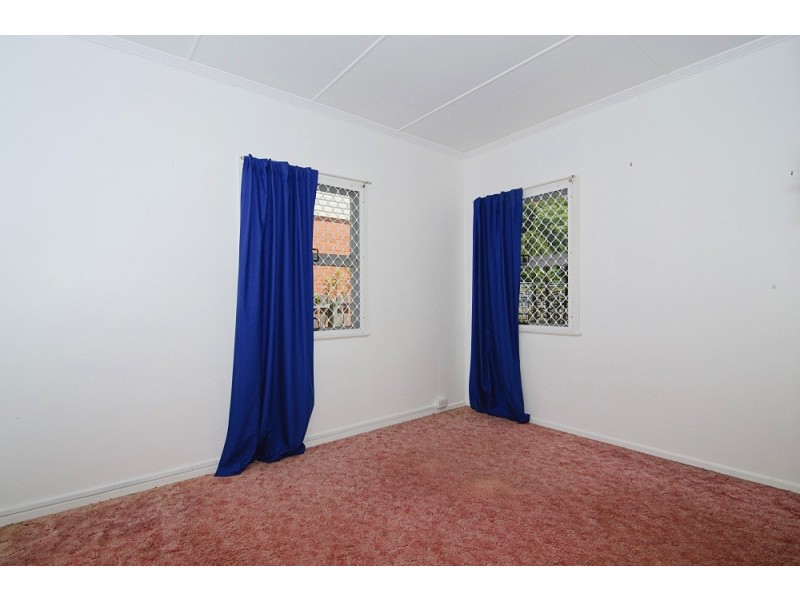 5 Locke Street, Southport QLD 4215