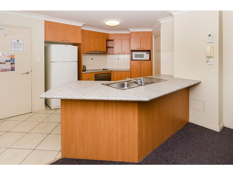 123/392 Marine Pde, Labrador QLD 4215