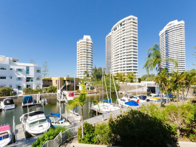 4/37 Bayview Street, Runaway Bay QLD 4216