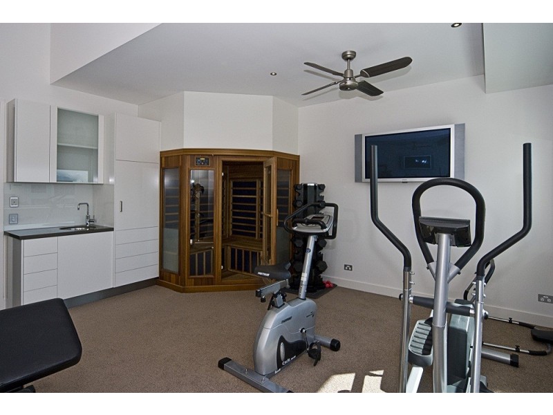 Sovereign Islands QLD 4216