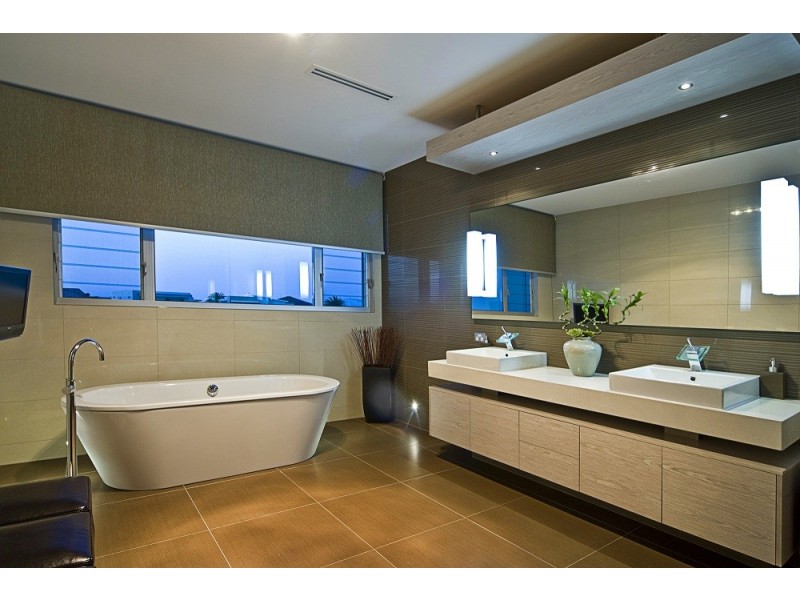 Sovereign Islands QLD 4216