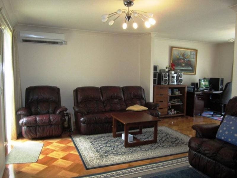 46 Woomera Cres, Southport QLD 4215