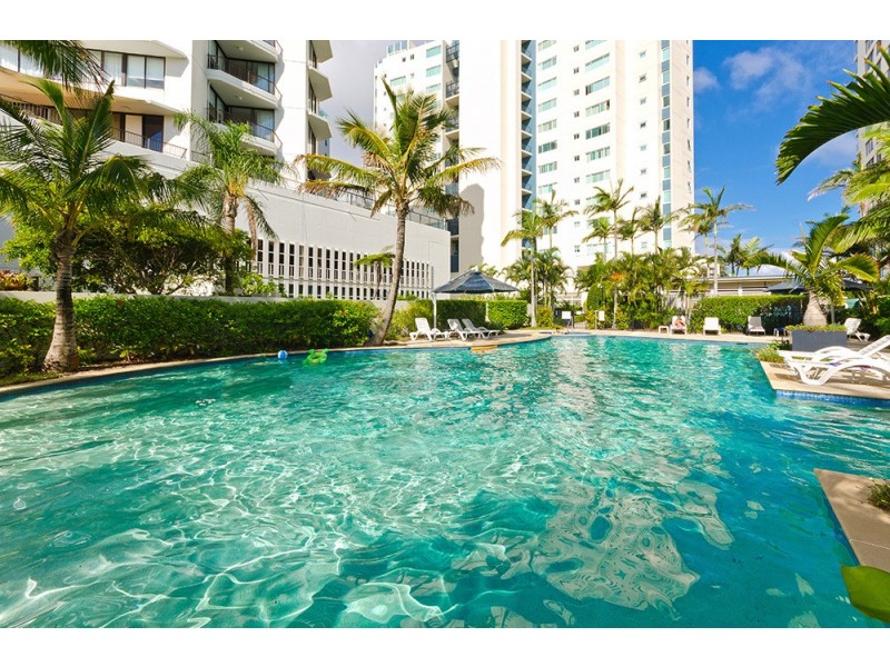 64/326 Marine Parade, Labrador QLD 4215