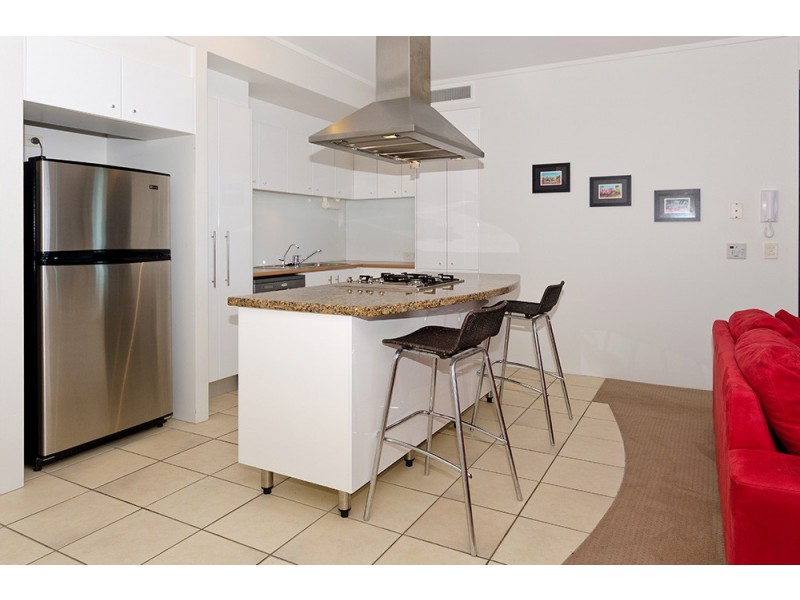 64/326 Marine Parade, Labrador QLD 4215