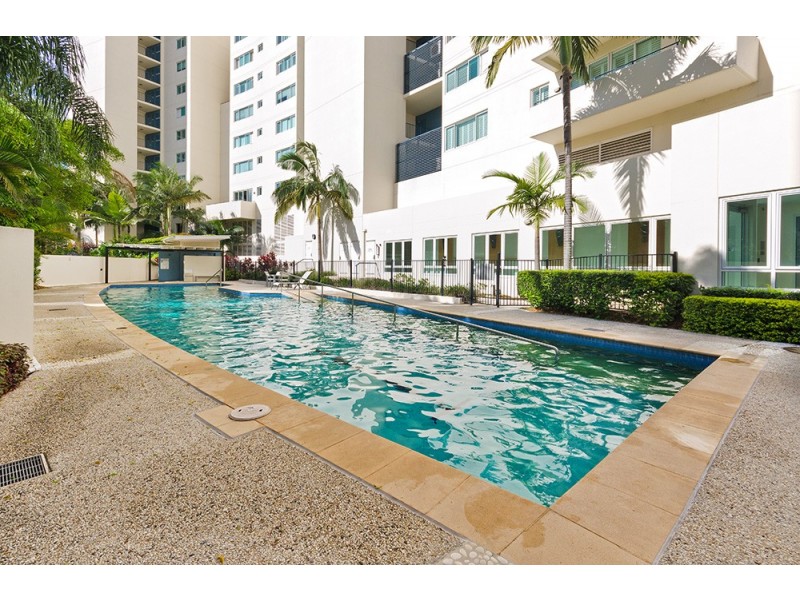 64/326 Marine Parade, Labrador QLD 4215