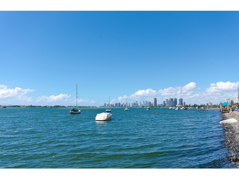 64/326 Marine Parade, Labrador QLD 4215