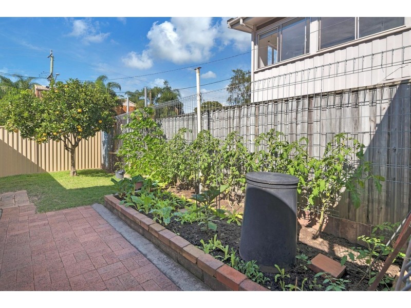 1/30 Proud Street, Labrador QLD 4215